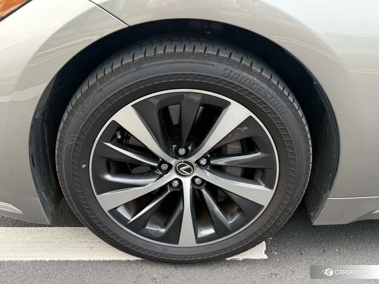 Lexus LS id 4413249 из Китая 10