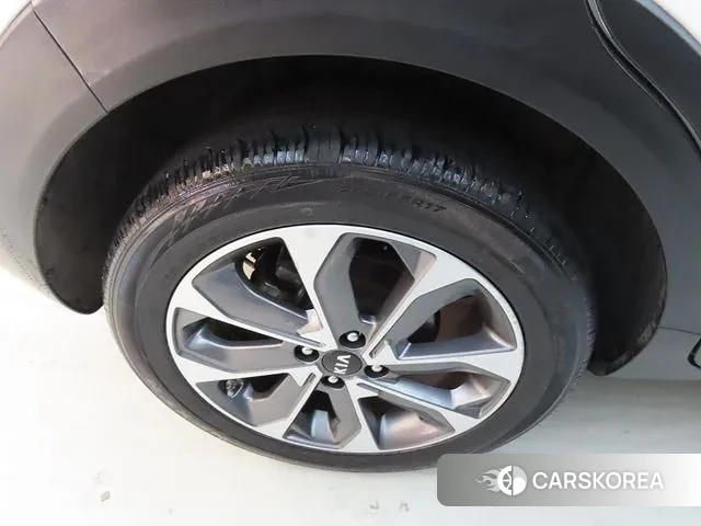 Kia Stonic id 2886278 из Кореи 10