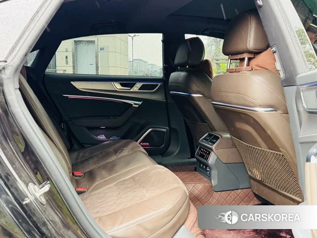 Audi A7L id 4274136 из Китая 10
