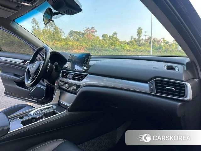 Honda Accord id 3890754 из Китая 10