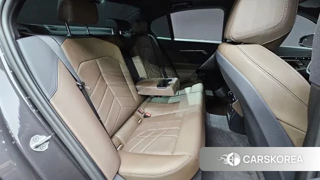 BMW 5 Series (G60) id 3544849 из Кореи 10