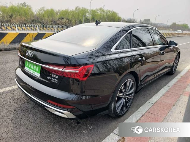 Audi A6L id 4259257 из Китая 10