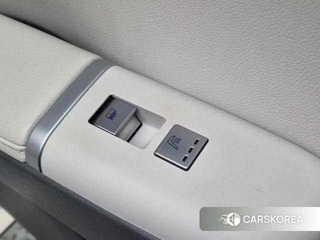 Hyundai Grandeur Hybrid (GN7) id 3805701 из Кореи 10