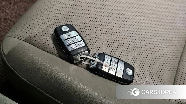 Kia The New Carnival id 4378121 из Кореи 10
