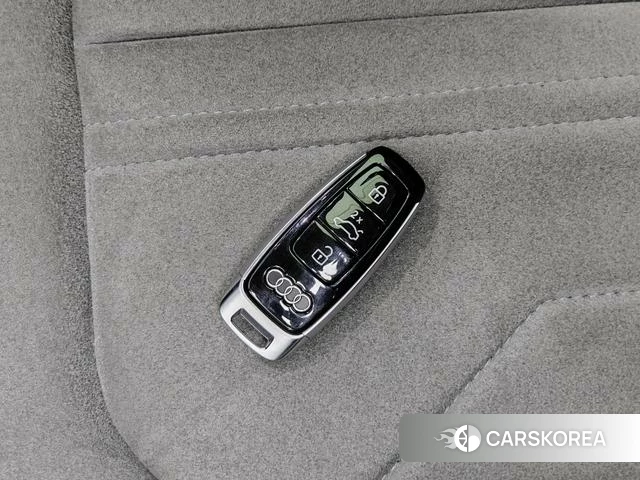 Audi A6L id 4290022 из Китая 10