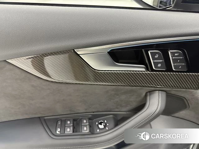 Audi A4L id 4214105 из Китая 10