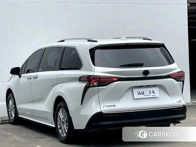 Toyota Saina id 4260180 из Китая 10