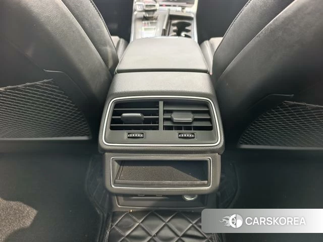 Audi A6L id 4263911 из Китая 10