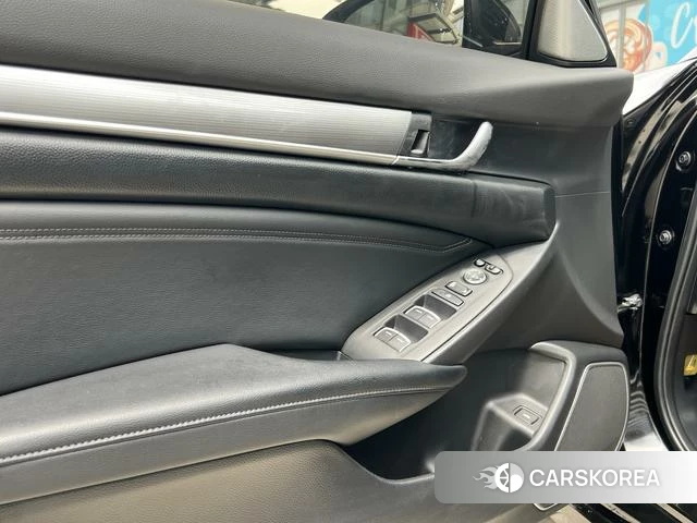 Honda Accord id 4314799 из Китая 10