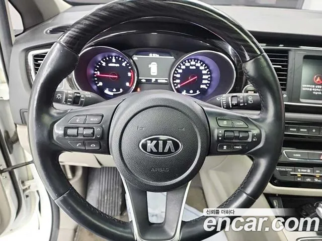 Kia The New Carnival id 2706931 из Кореи 10