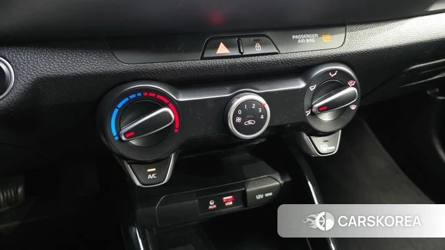 Kia Stonic id 4525899 из Кореи 10