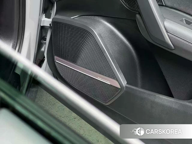 Audi Q5L Sportback id 4261919 из Китая 10