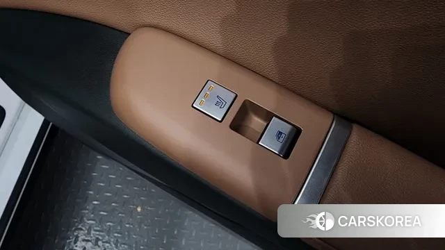 Hyundai Grandeur (GN7) id 3491902 из Кореи 10