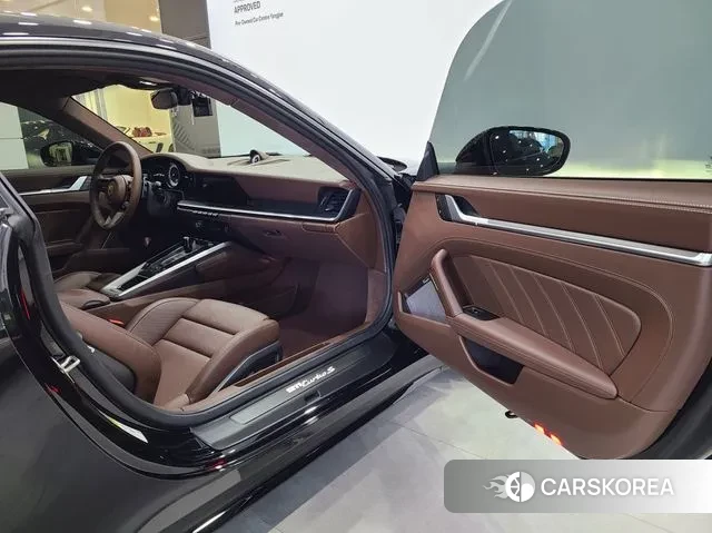 Porsche 911(992) id 3289191 из Кореи 10