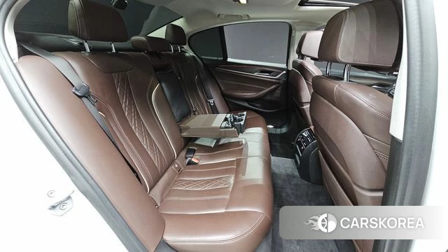 BMW 5 Series (G30) id 3845729 из Кореи 10