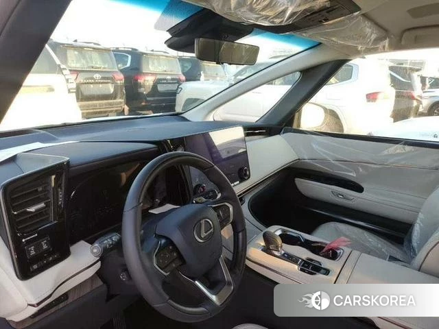 Lexus LM id 4262451 из Китая 10