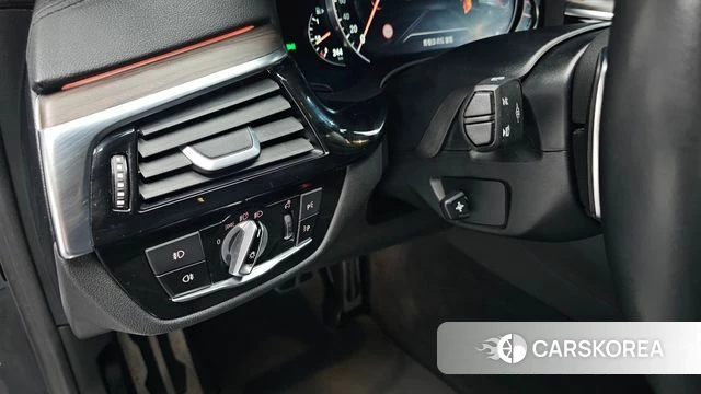 BMW 5 Series (G30) id 4397941 из Кореи 10