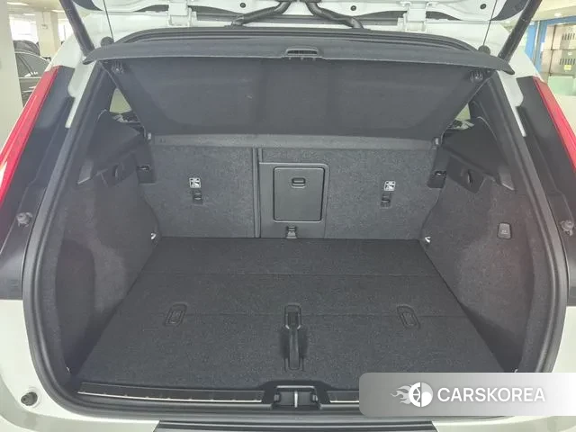 Volvo XC40 id 3211940 из Кореи 10