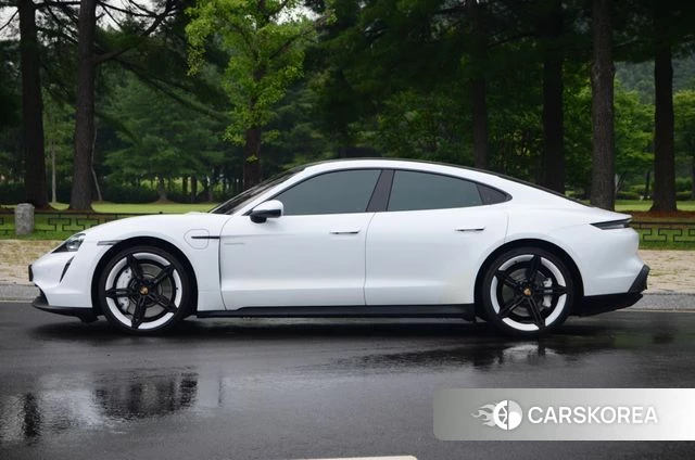 Porsche Taycan id 4535345 из Кореи 10