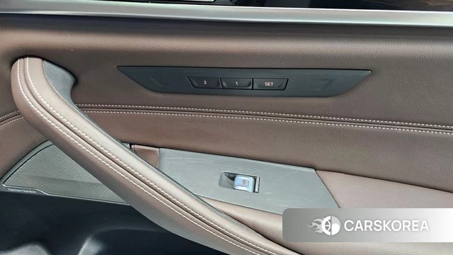 BMW 5 Series (G30) id 4535266 из Кореи 10