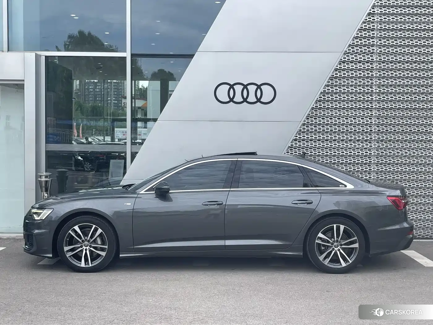 Audi A6L id 4514323 из Китая 10