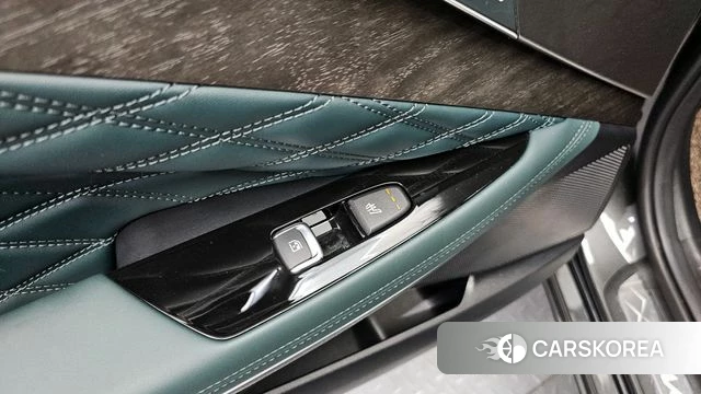 Kia K8 Hybrid id 4401060 из Кореи 10
