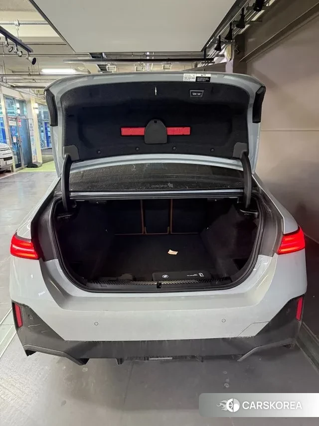 BMW 5 Series (G60) id 3609978 из Кореи 10