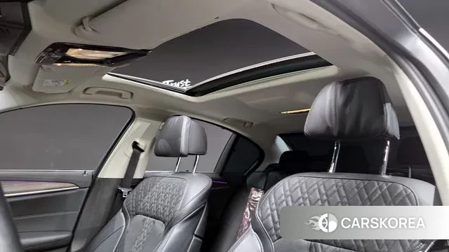 BMW 5 Series (G30) id 3384088 из Кореи 10