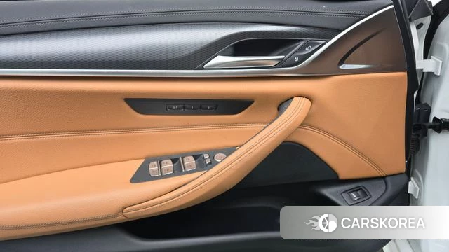 BMW 5 Series (G30) id 4223288 из Кореи 10