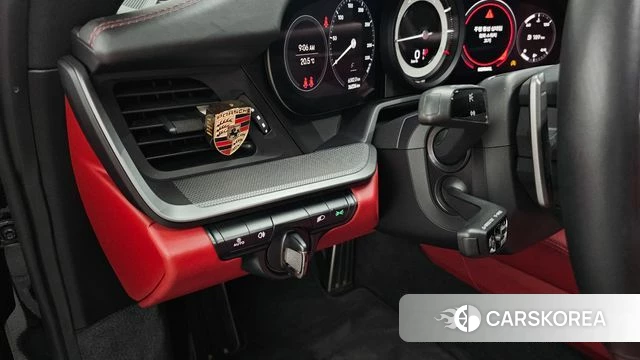 Porsche 911(992) id 4618992 из Кореи 10