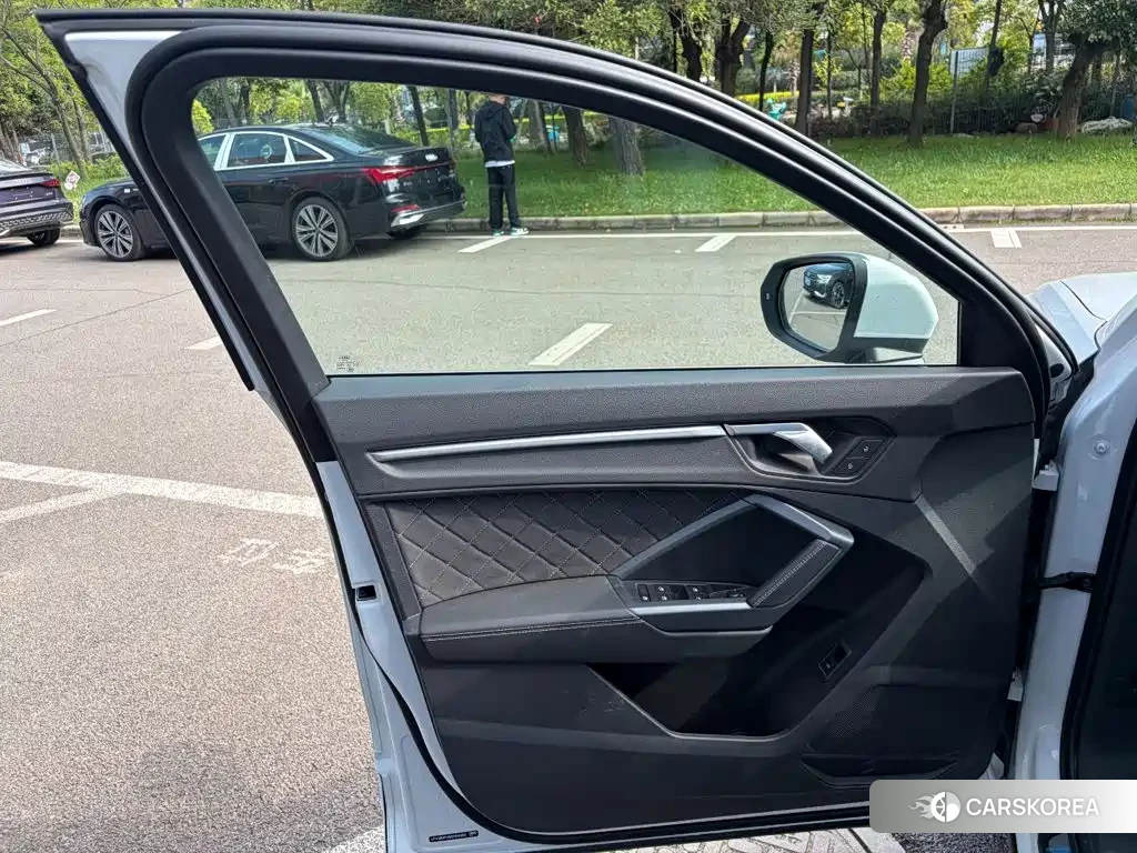 Audi Q3 id 4622304 из Китая 10