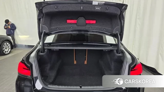 BMW 5 Series (G30) id 3712127 из Кореи 10