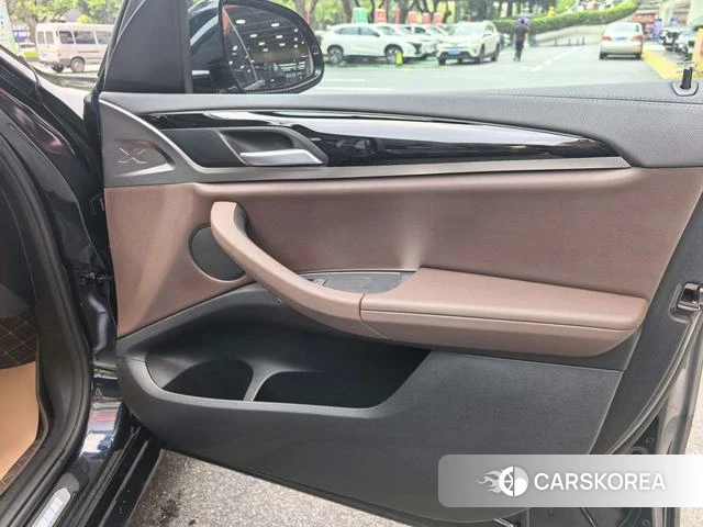 BMW X3 id 4393483 из Китая 10