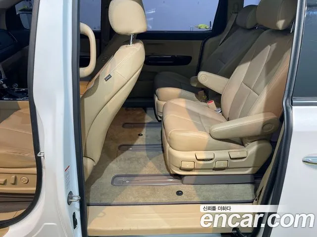 Kia The New Carnival id 2709640 из Кореи 10