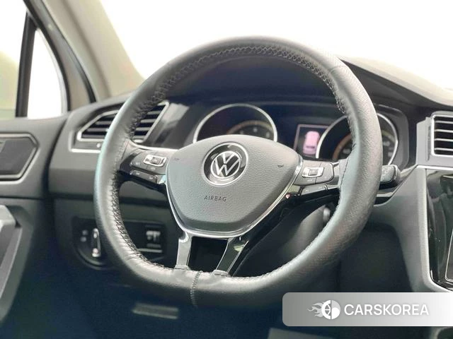 Volkswagen Tiguan L id 4258843 из Китая 10