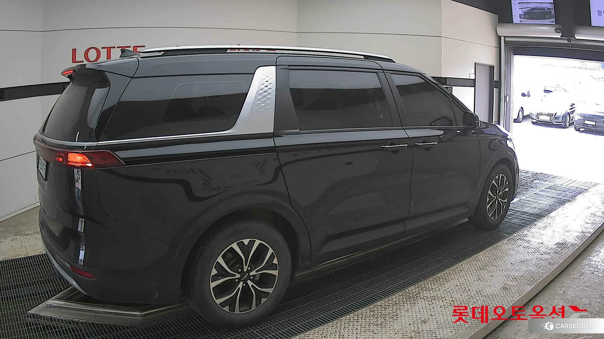 Kia Carnival id 4347364 из Кореи 10