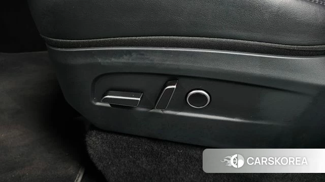 Tesla Model Y id 4468391 из Кореи 10