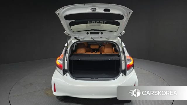 Toyota Prius C id 4232749 из Кореи 10