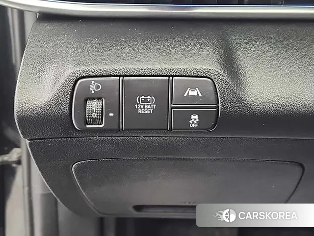 Hyundai Avante Hybrid (CN7) id 3349899 из Кореи 10