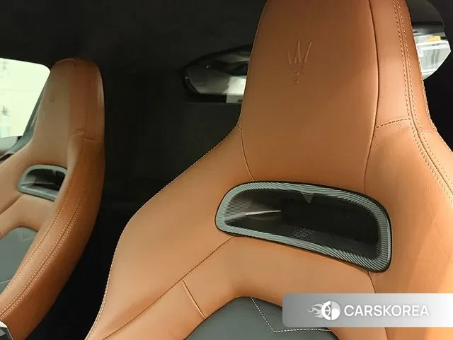 Maserati MC20 id 3577139 из Кореи 10