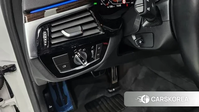 BMW 5 Series (G30) id 3556441 из Кореи 10