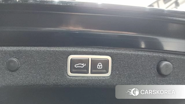 Hyundai Grandeur (GN7) id 3811597 из Кореи 10