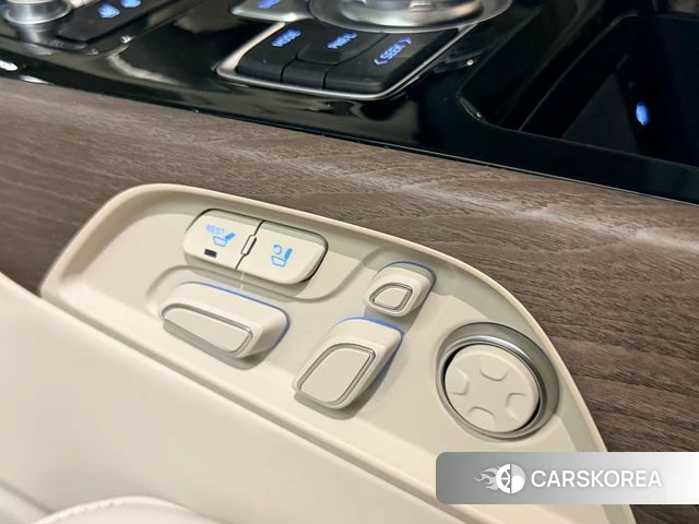 Genesis G90 id 3860779 из Кореи 10