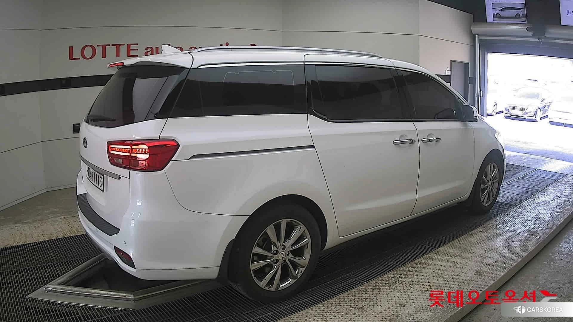 Kia Carnival id 4289585 из Кореи 10