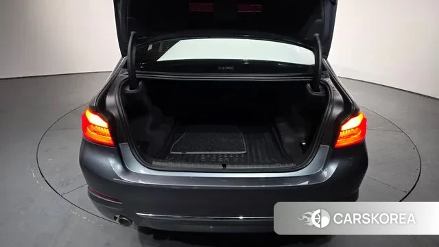 BMW 5 Series (G30) id 3578675 из Кореи 10