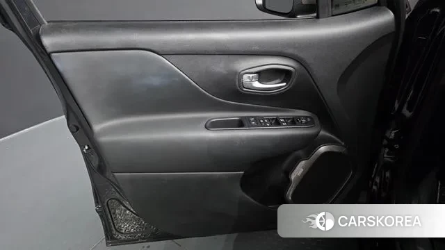 Jeep Renegade id 3422895 из Кореи 10