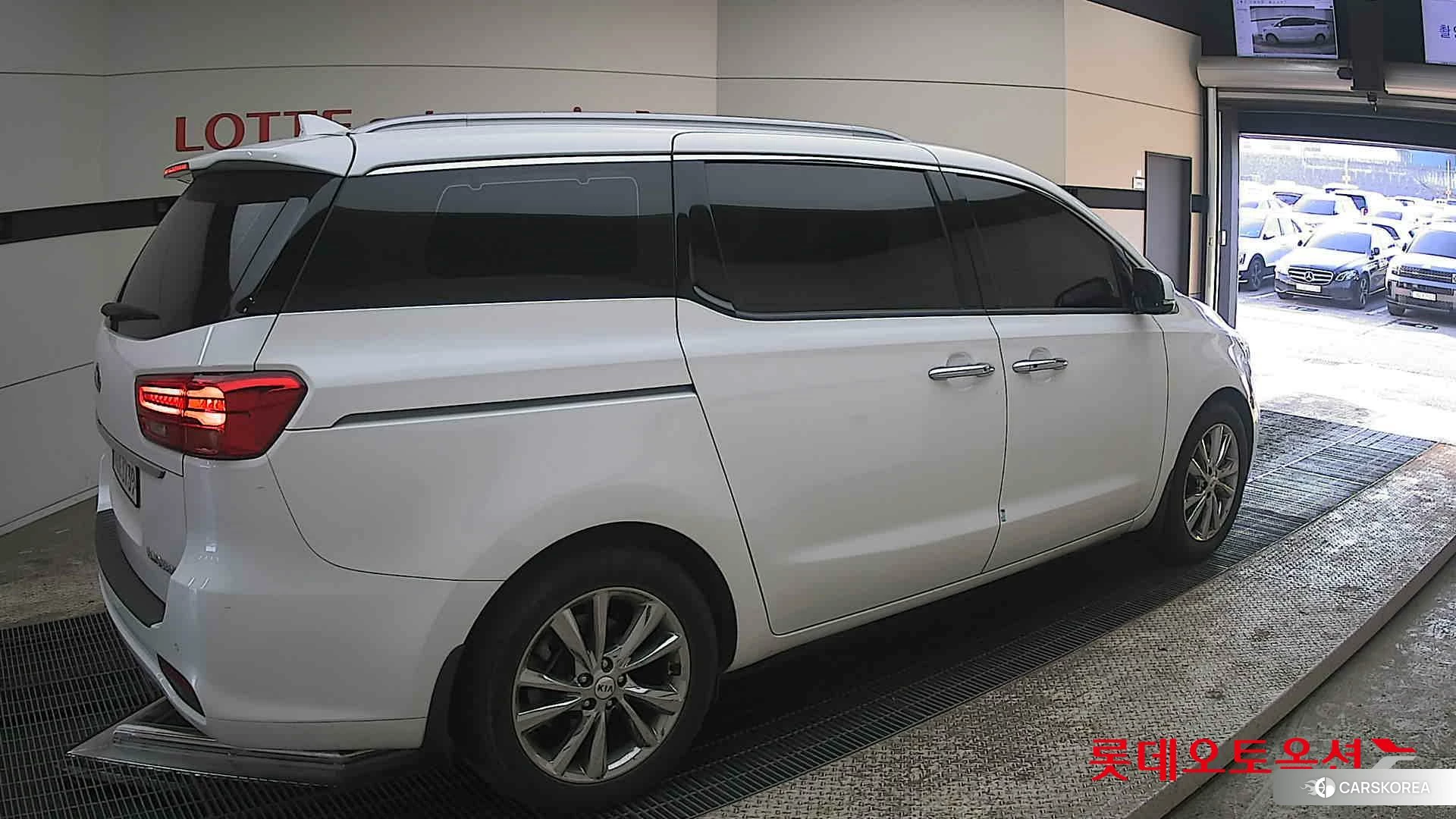 Kia Carnival Limousine id 3882142 из Кореи 10