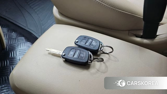 Hyundai The New Grand Starex id 4895000 из Кореи 10