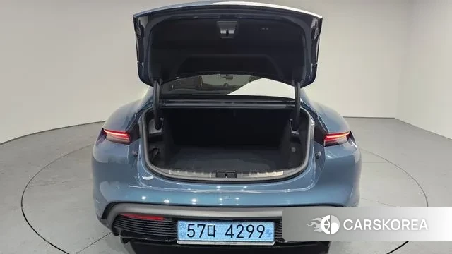 Porsche Taycan id 3695964 из Кореи 10