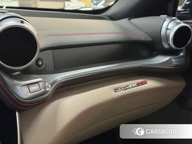 Ferrari GTC4 Russo id 3098274 из Кореи 10